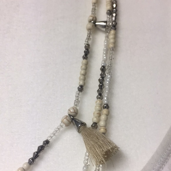 Vintage 1946 White& Gray Beaded Necklace - Picture 4 of 8